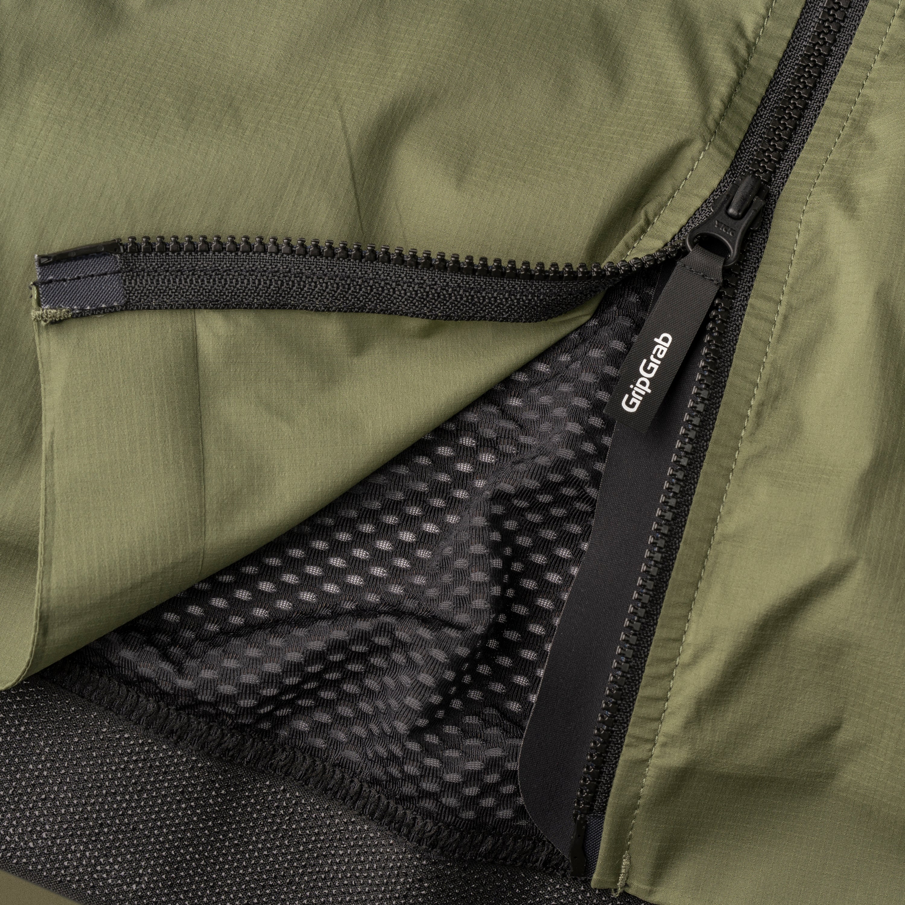 Women’s PACR Windproof Lightweight Vest - Image 11