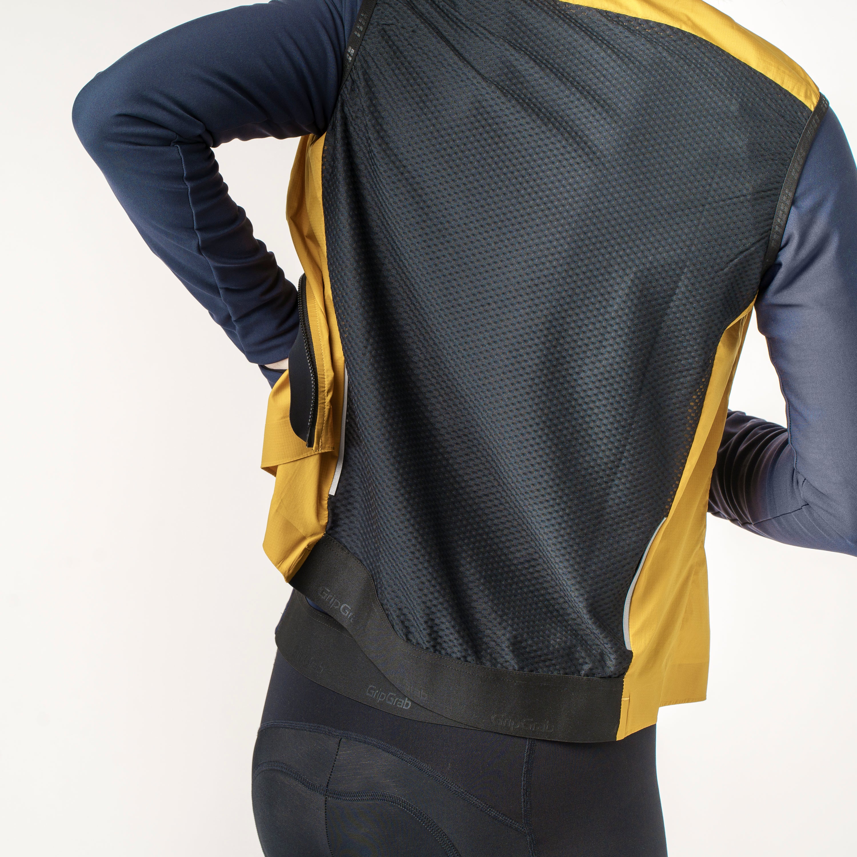 Women’s PACR Windproof Lightweight Vest - Image 17