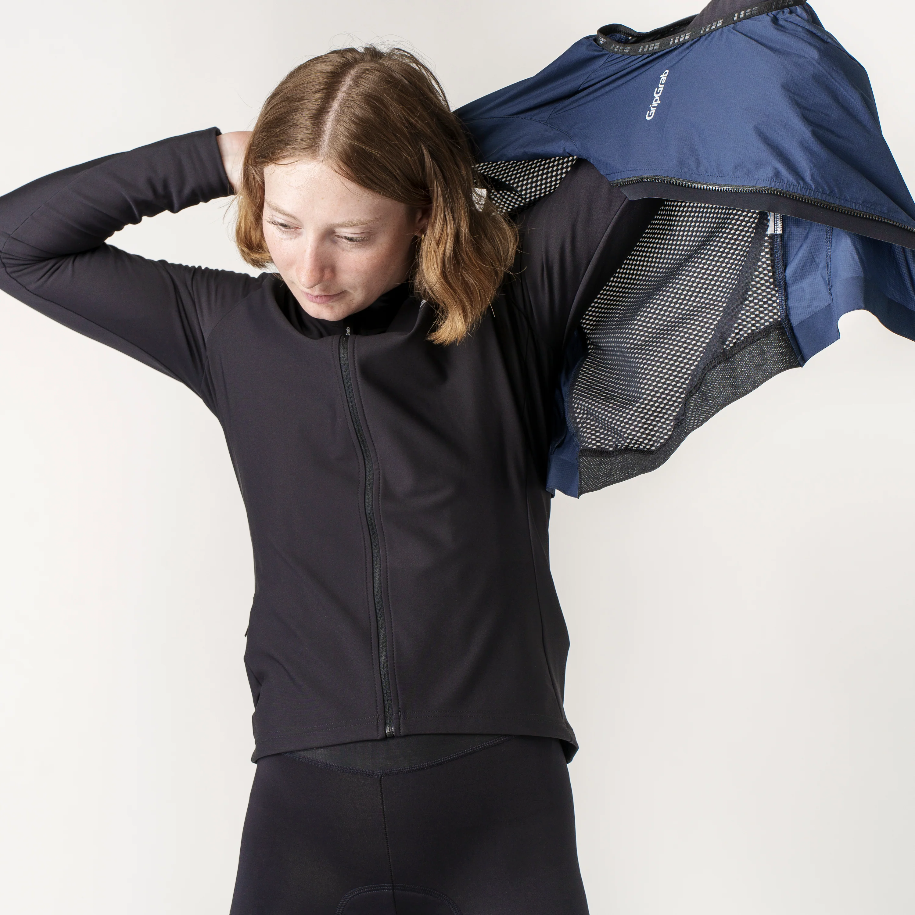 Women’s PACR Windproof Lightweight Vest - Image 3